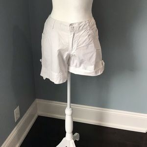 Tribal White, size 2 Shorts